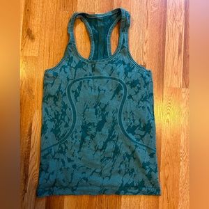 Lululemon workout too